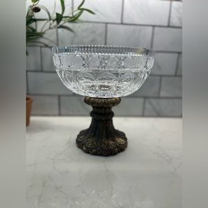 Vintage Hollywood Regency Crystal Glass and‎ Brass Base Footed